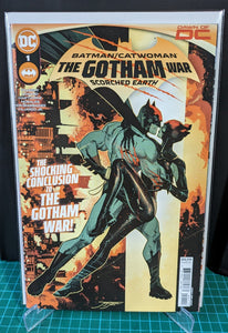 Batman / Catwoman: Gotham War - Scorched Earth OS (2023)