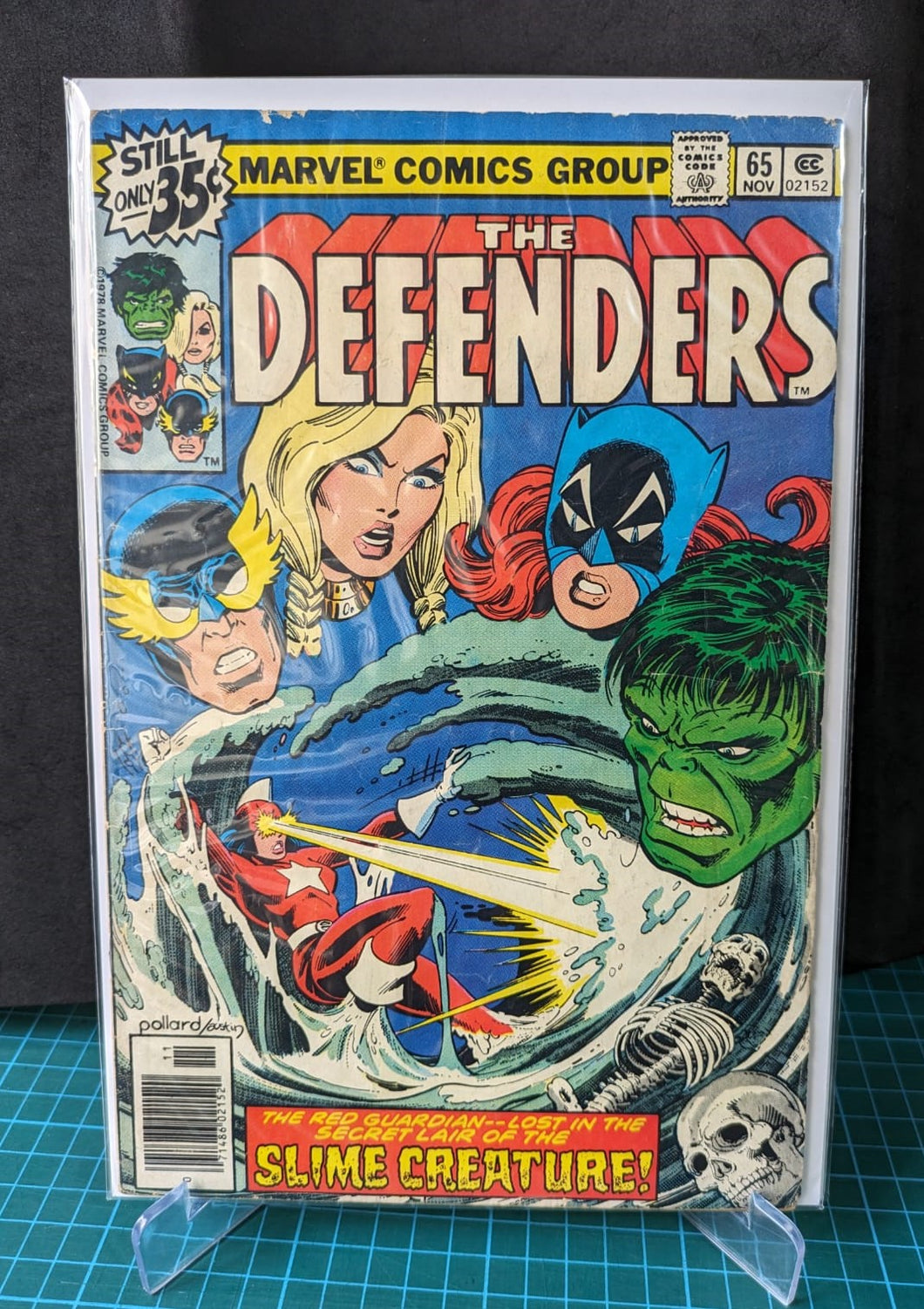 Defenders 65 (1978) Red Guardian